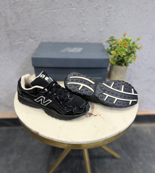 New Balance 204L Black Timberwolf