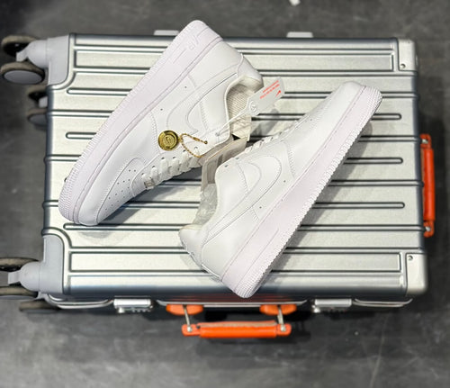 Nike Air Force 1 Triple White