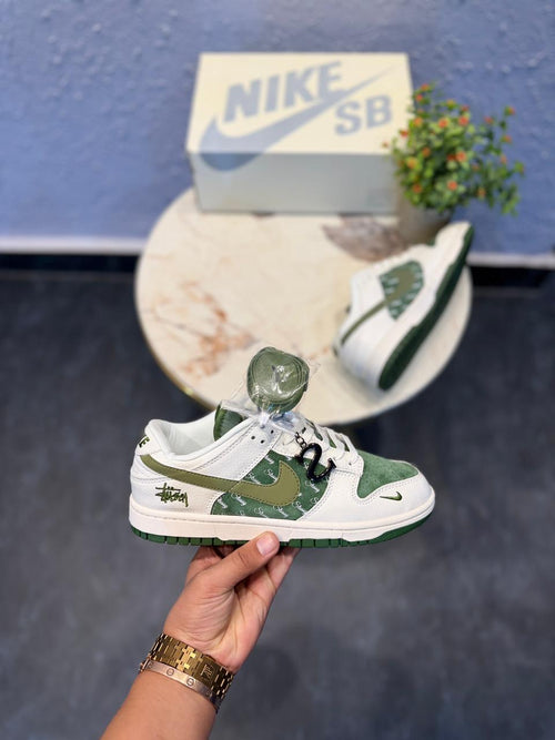 Nike SB Dunk Stüssy White Army Green 2025